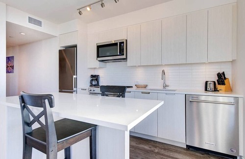 Metrotown Condo | Luxe 2BR Apt with Balcony: Minutes from Sky Train