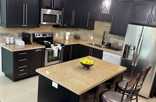 McAllen Condo | Luxe 3BR/2BA Condo. Near Airport & Mall