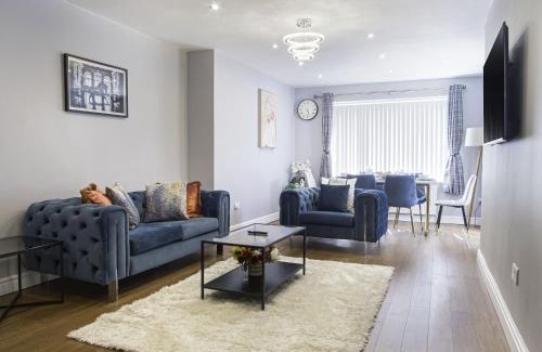 Snodland Apartment | Luxe 5 Bed Bungalow In Snodland, Medway, Kent
