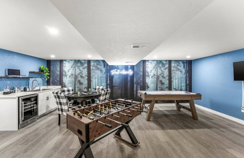 Highlands House | Luxe 5BR Epic Backyard Theater Hot Tub Bocce Games Pets