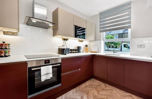 Brixton Hill House | Luxe and Cozy Living - Family Perfect! Sleeps 9