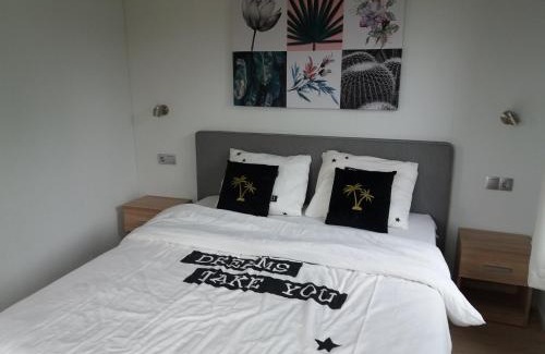 Menaldum House | Luxe bungalow op rustig vakantiepark.