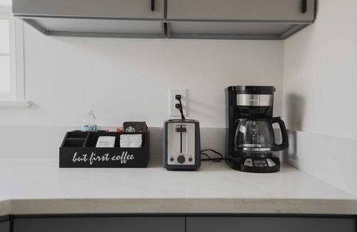 Lennox House | Luxe Comfort Near LAX & SoFi