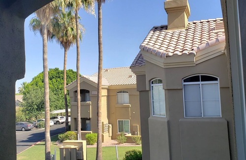 Paradise Valley Village Condo | ★ LUXE Condo in Desirable Bella Terra Complex - Amazing Pool!★