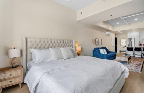 Gay Village Apartment | Luxe DownTown King Suite