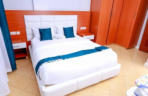 Meru Apartment | Luxe Furnished Apartments Unit 3
