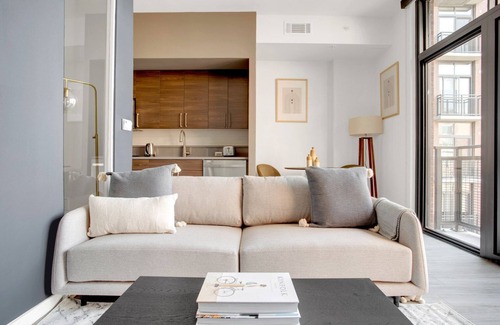 H Street Corridor Apartment | Luxe H Street Studio w/Rooftop Pool & Gym, walk to Metro, by Blueground