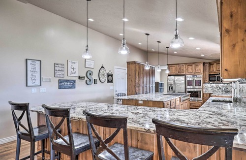 Park City House | Luxe Heber City Cabin + Hot Tub & Guest House