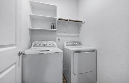 Little Elm Villa | Luxe Living - 3 Bedroom 2 Bath