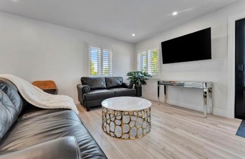 Port Dover Apartment | Luxe Lodges Lake Erie