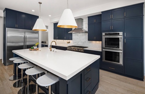 Northfield House | Luxe modern 6,500 sq ft house - situated on park