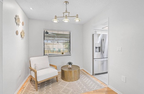 Whitfield House | Luxe Oasis w/Private Pool, Fire Pit, Dog Friendly, Near Beaches, Shopping, Dining and Attractions!