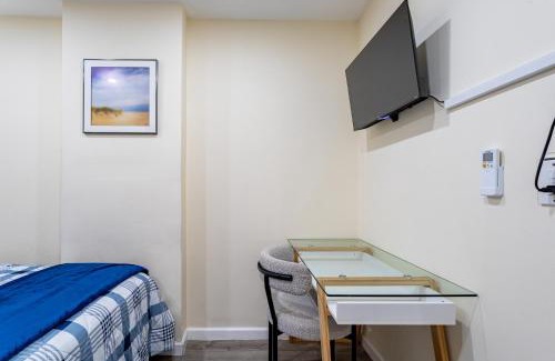 New Rochelle Apartment | Luxe Retreat 2 Bedroom Hideaway Minutes from NYC