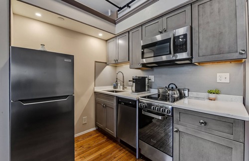 Beacon Apartment | Luxe Studio #3 on Main Street- Amazing Steam Shower! Washer/Dryer, Kitchen