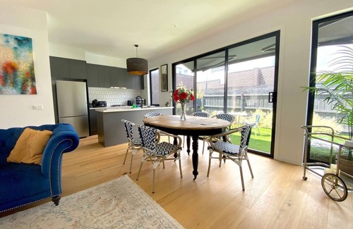 Capel Sound House | Luxe townhouse, one street back from the beach, holiday perfection (sleeps 6)