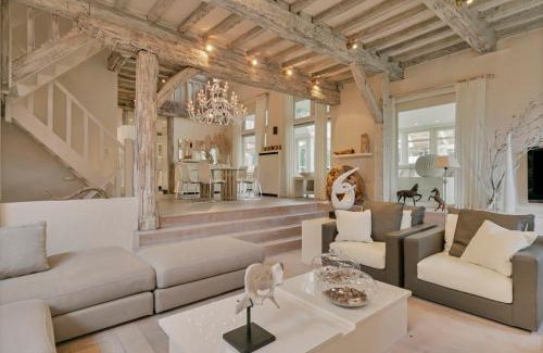 Houthalen Villa | Luxe Vacation Villa with swimming pool, 5 bedrooms