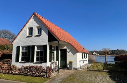 Heel House | Luxe villa aan het meer