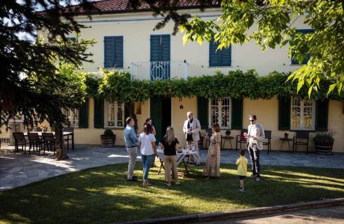Canelli Villa | Luxe Villa, All Ensuites & Private Vineyard Views