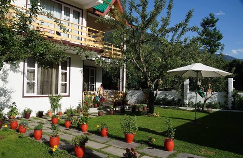 Aleo Cottage | * luxery villa with all modren Facilities snow mountain view from PVT Balcony