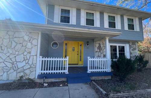 Brookline Station House | Luxre Mansions, Hot Tub, Sauna, Games, Baby Crib, Fire Pit, Gym, Grill, Rental Car