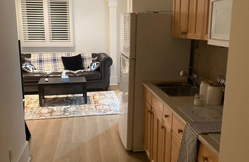 Bradford West Gwillimbury Cottage | Luxury Guest House Bradford