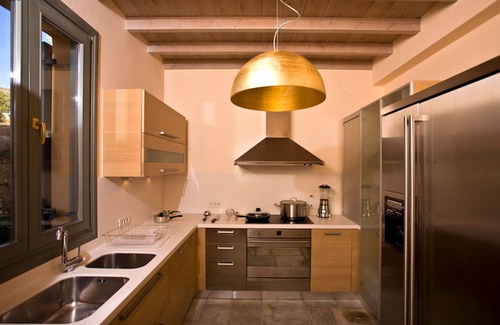 Andros Villa | Luxurios Andros Villa with Sea View | Three Bedrooms and Seaviews