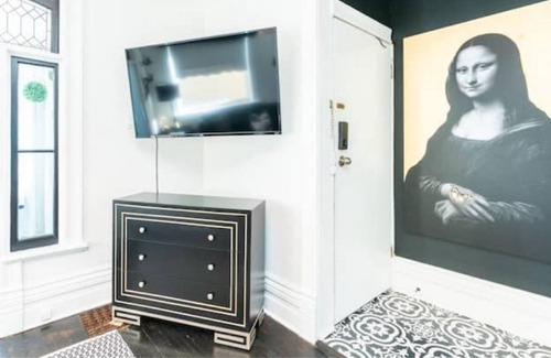 North London House | *LUXURIOUS* 1 Bedroom Home - Close to Downtown