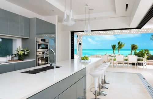 Long Bay Hills Villa | Luxurious 11 bedroom beach villa on Long Bay Beach