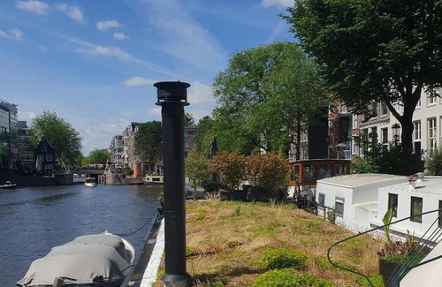 Nieuwmarkt en Lastage Boat Rental | Luxurious 110m² 3br Houseboat in Amsterdam Centre!