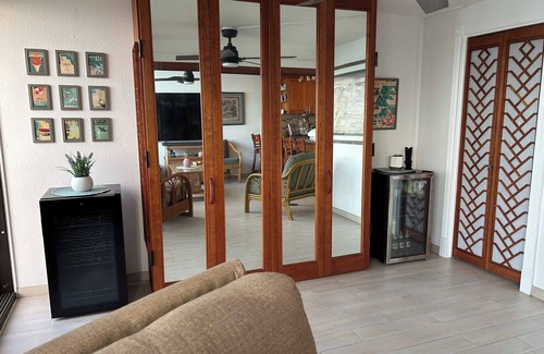 Mokuleia Condo | Luxurious 2-bedroom/2-bathroom oceanfront condo with pool, jacuzzi and parking