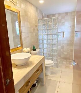 San Antonio Tlayacapan House | Luxurious 2 Bedroom Ajijic Home - Walk to Everything - 1 Night Rates Available