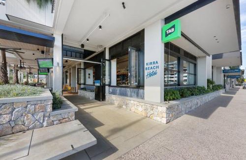 Coolangatta Apartment | Luxurious 2BR 2BA Oceanfront Apartment Kirra