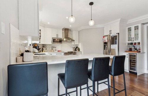 Hull House | Luxurious 3 bedrooms house, pool, garage