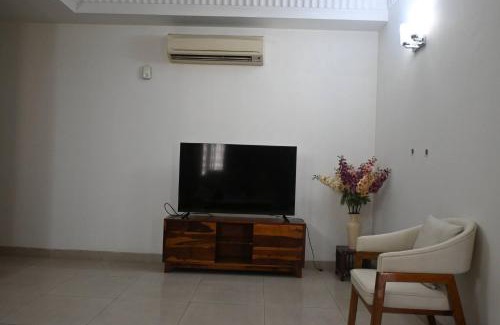 Gurugram Apartment | Luxurious 3BHK Apartment in Gurgaon with City and Garden Views