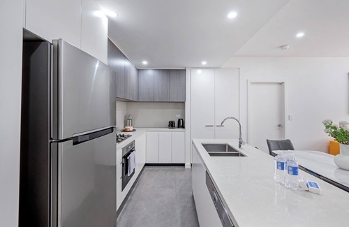 Lidcombe Apartment | Luxurious 4-Bedroom Apartmentnn