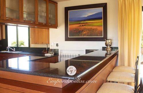 Navata Villa | Luxurious 4 bedroom villa with Private pool in Torremirona Golf Resort