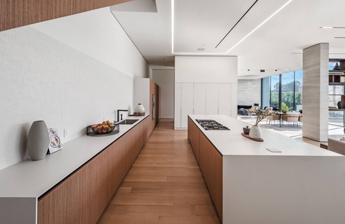 Beverly Hills Villa | Luxurious 5-bedroom villa with WiFi, AC in brilliant Beverly Hills