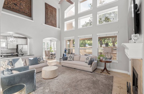 Falconhead House | Luxurious 5-bedroom Rental with Pool, Hot Tub and Putting Green!