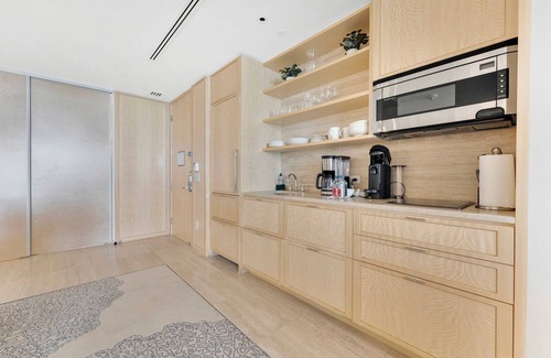 Bal Harbour Condo | Luxurious 5 Star Resort Ocean View Suite/2 Balconies