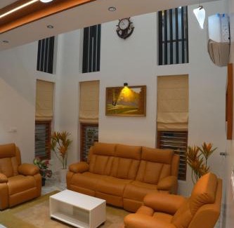 Malappuram Villa | Luxurious 5000 SQFT Mansion with Modern Comforts And Spacious Elegance