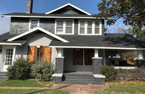 Highland Park Villa | Luxurious 6 bedroom villa near downtown