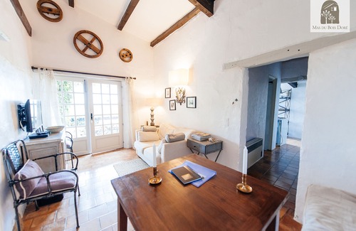 Mons Other | Luxurious and Family friendly Olive Farm House Apartment with beautiful interior