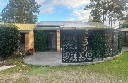 Browns Plains House | Luxurious and Stylish Single Rooms on Browns Plains