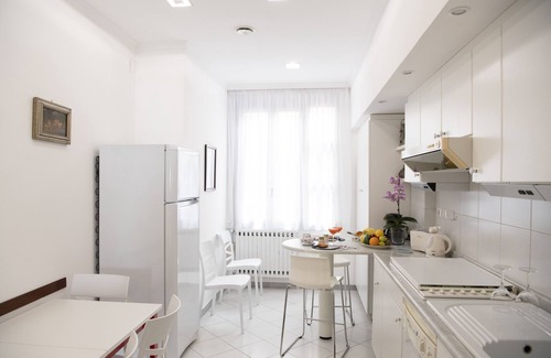 Santa Lucia Apartment | Luxurious apartment in the center of Naples with breathtaking views of Vesuvius