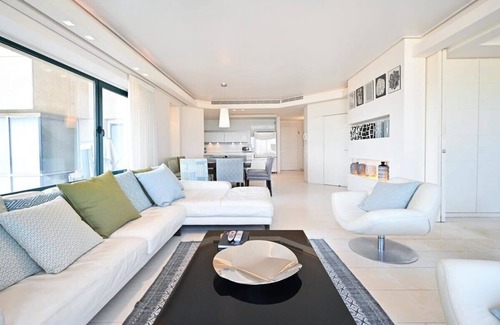 Tel Aviv Promenade Apartment | Luxurious Beach Front 1BR by HolyGuest