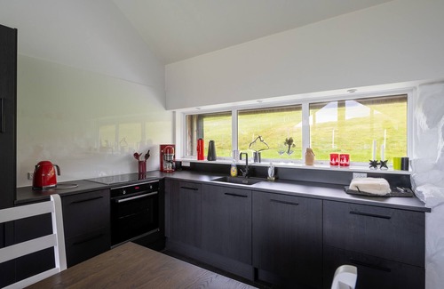 Skalavik House | Luxurious Cabin | 3 Br | Scenic Village
