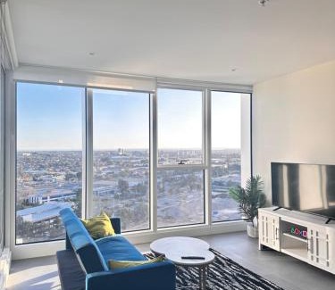 Lidcombe Apartment | Luxurious city view at Sydney Olympic Park