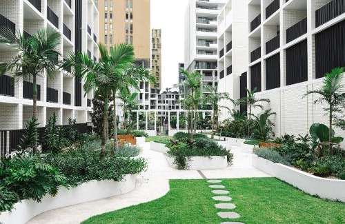 Lidcombe Apartment | Luxurious city view at Sydney Olympic Park