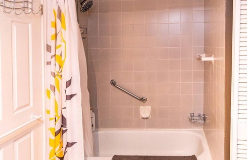 Lower Town Apartment | Luxurious condo (1100 sq2)/private elevator!