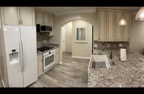 Port Hueneme Condo | Luxurious Cozy Beach Front Condo!(Steps to the sand)